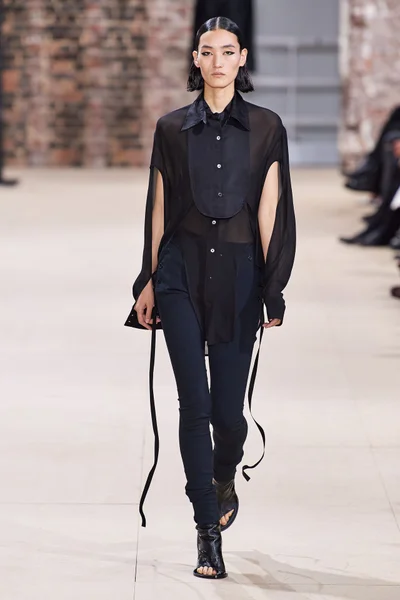 Look 37